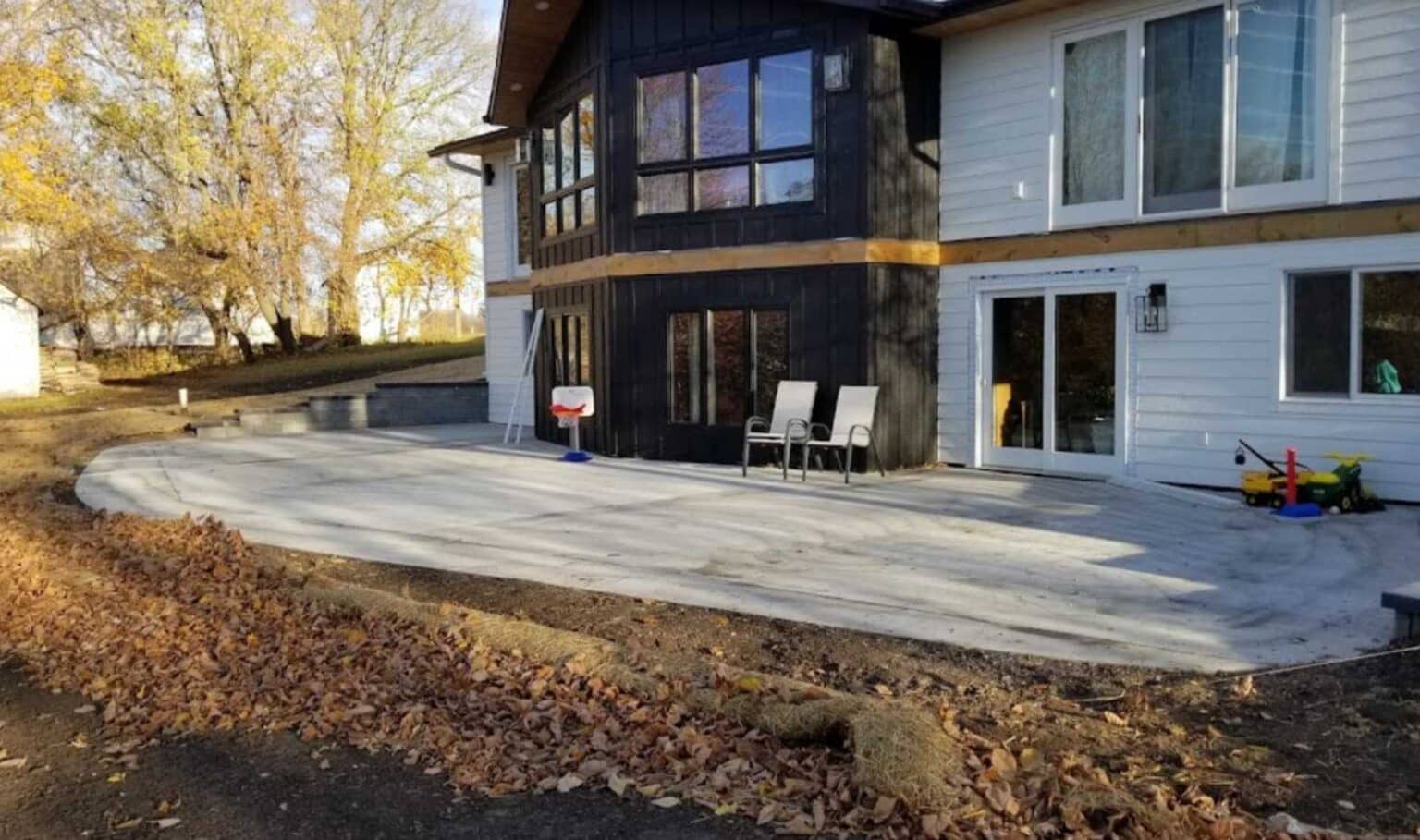 Concrete-contractor-Pool-Deck-Concrete-Contractors-in-London-ON